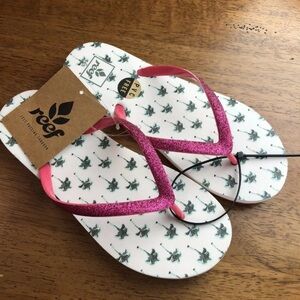 Reef Youth Flip Flops NWT